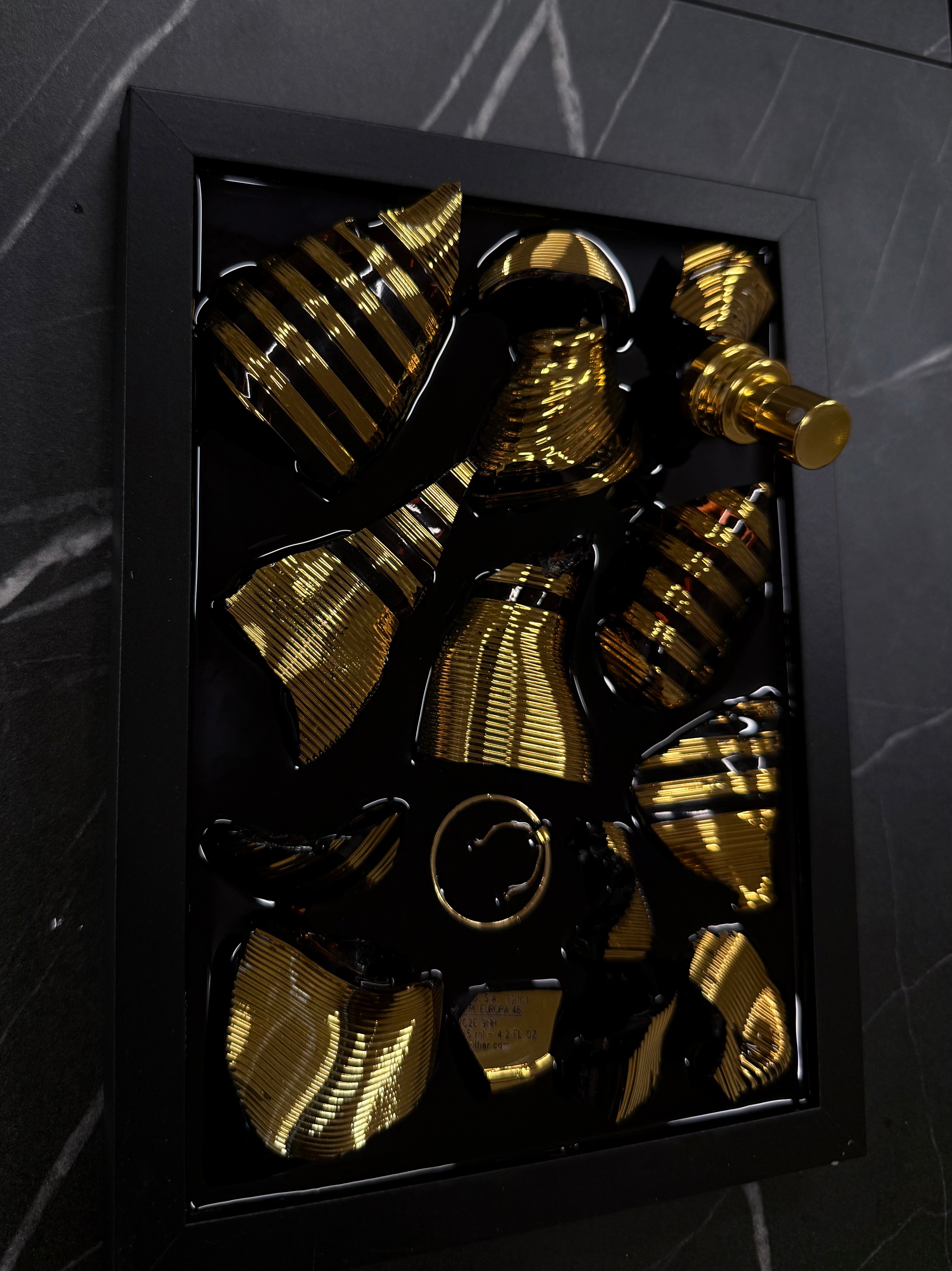 Jean Paul Gaultier Le Male Elixir - Obraz z rozbitego flakonu